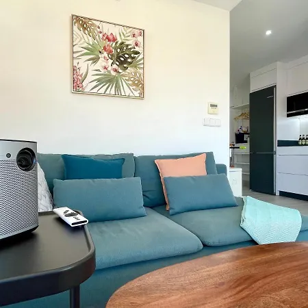 Modern Place City & Beachlife In Heart Of By Solrentspain Lejlighed *